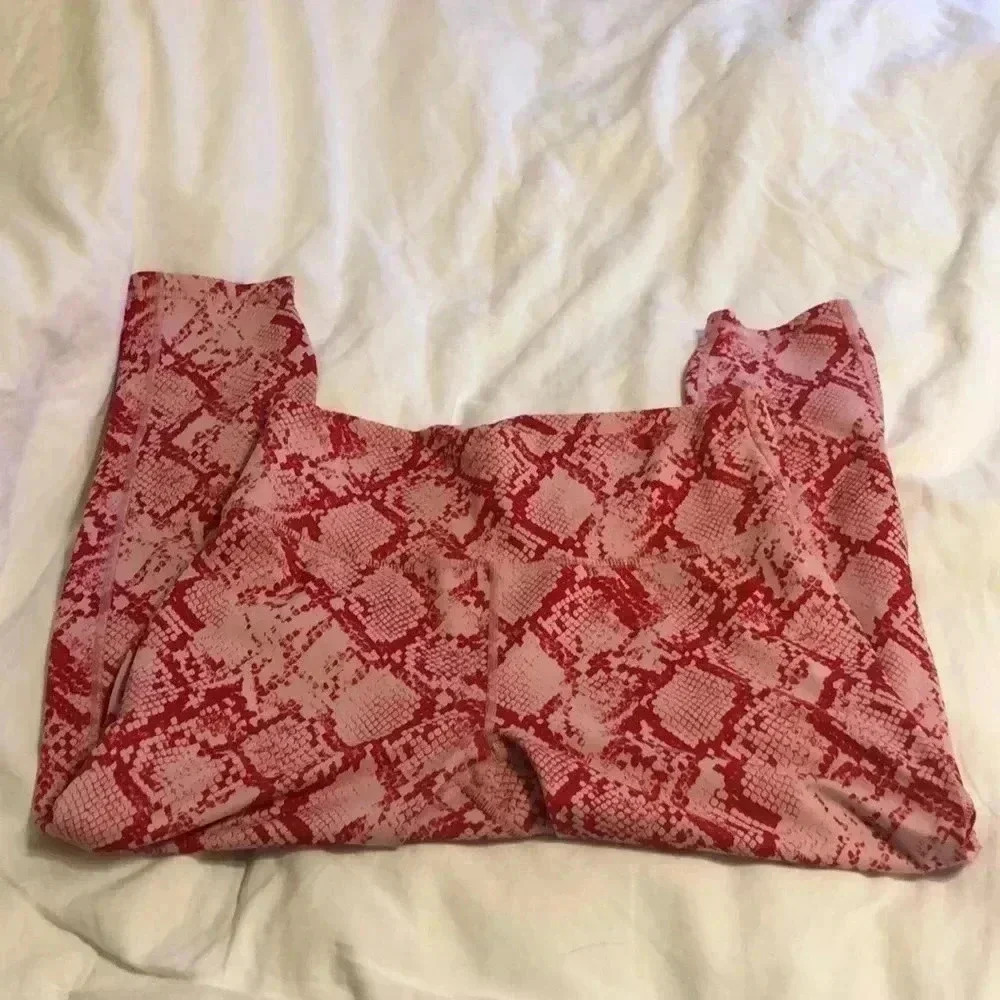 Power hold by Fabletics leggings